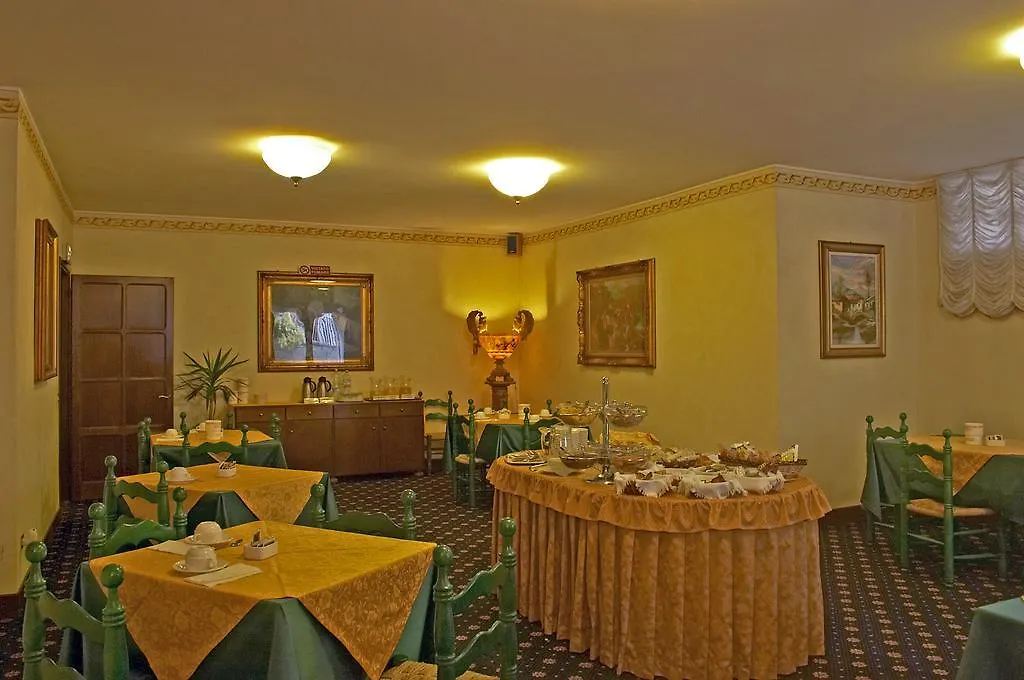 Hotel Quattro Strade ガルバニャーテ・ミラネーゼ 3*,  イタリア